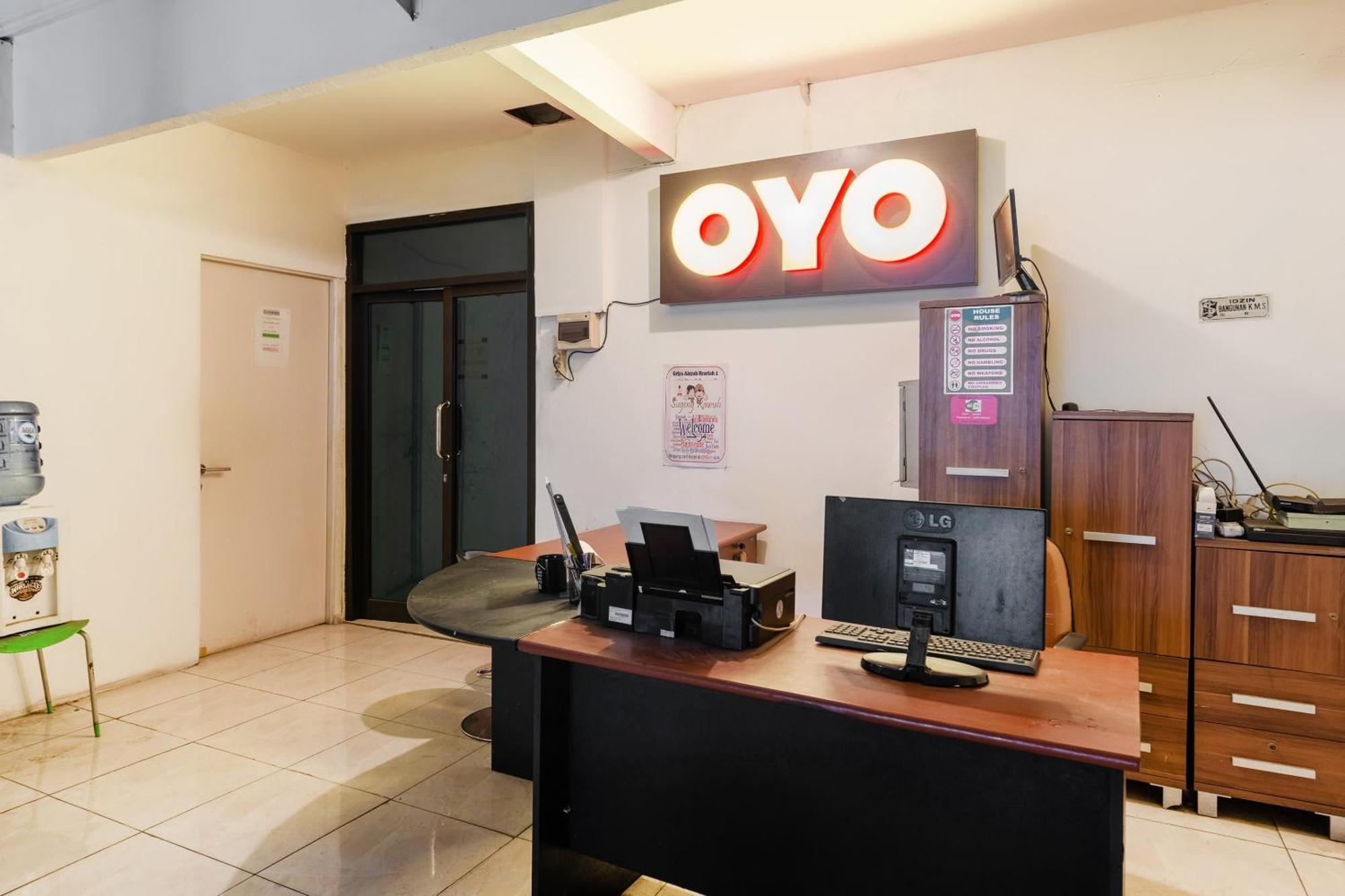 Oyo Life 2108 Griya Aisyah Hotel